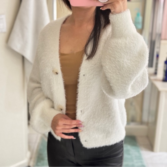 Furry oversized sweater cardigan - Picture 2 of 11
